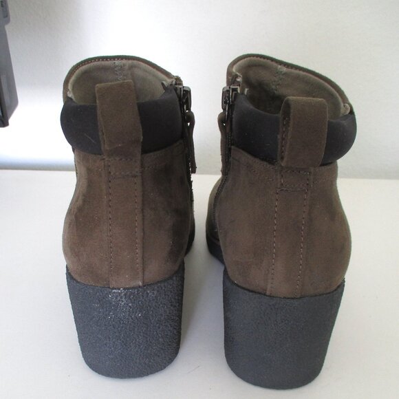 Dr. Scholl's "Berklie" Womens Taupe Faux Suede 2.5" Rubber Wedge Ankle Boot- 10M - Picture 8 of 9